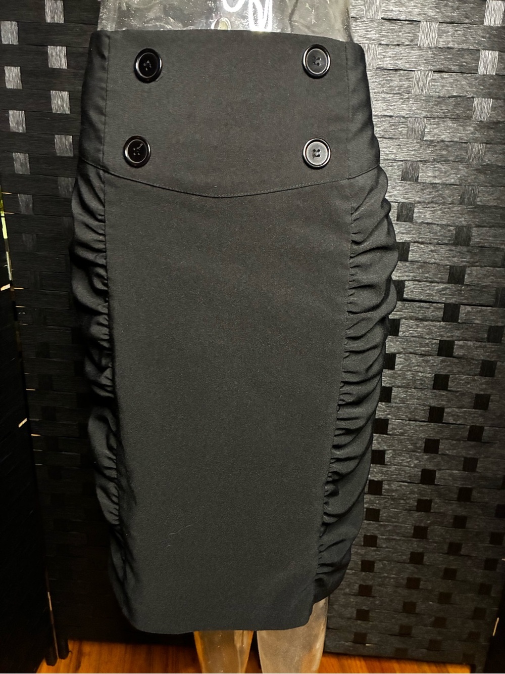 Vintage Y2K Spring Street Black Ruched Pencil Skirt with Button Detail